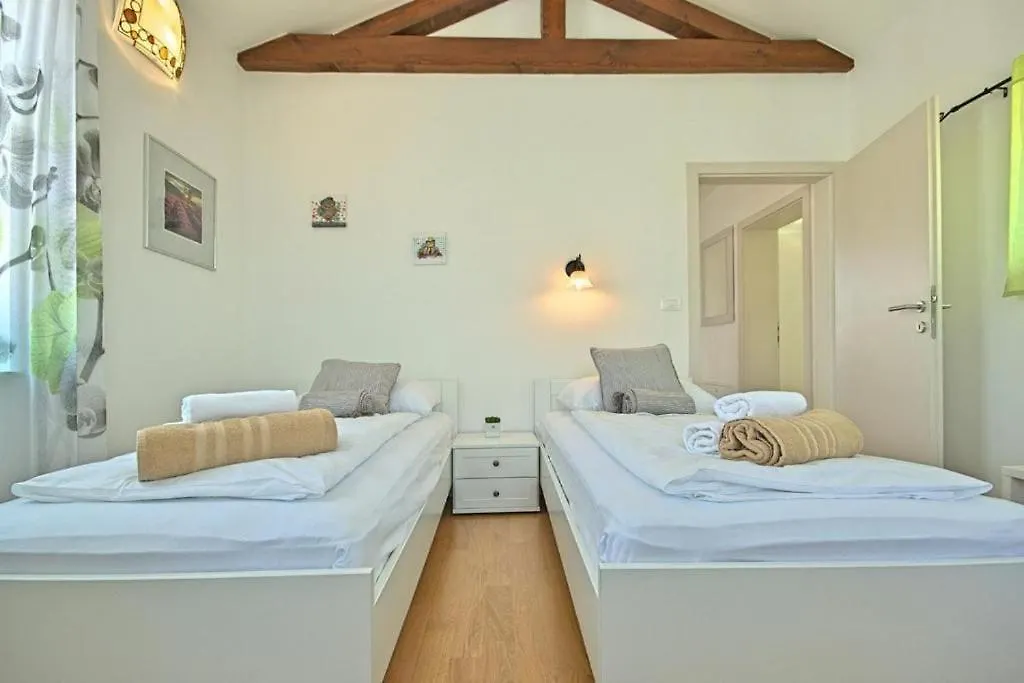 Villa Zeus By Istrialux Medulin 0*,  Croatia