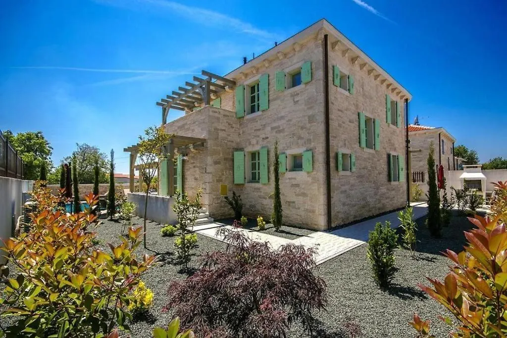 Villa Zeus By Istrialux Μεντουλίν 0*,